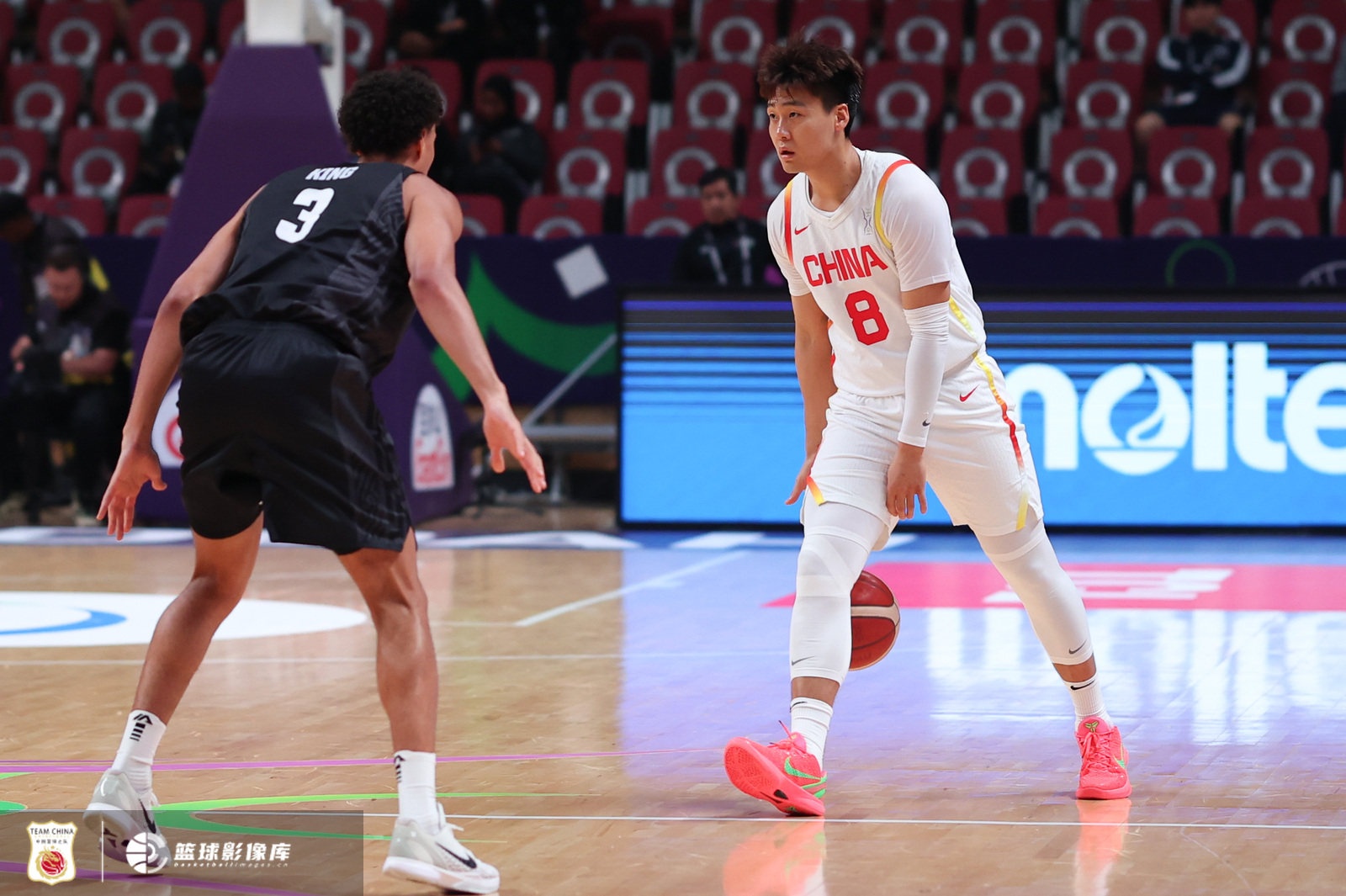 赵睿扛起球队展现MVP风采 这样的中国男篮令人倾心