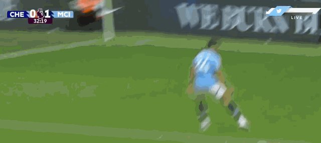 1723997266939085060.gif 恩佐禁区内倒地.gif