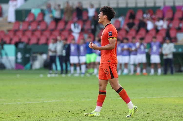 华体会hth-彭啸：希望接下来两场比赛全胜 有一天能为成年国家队效力